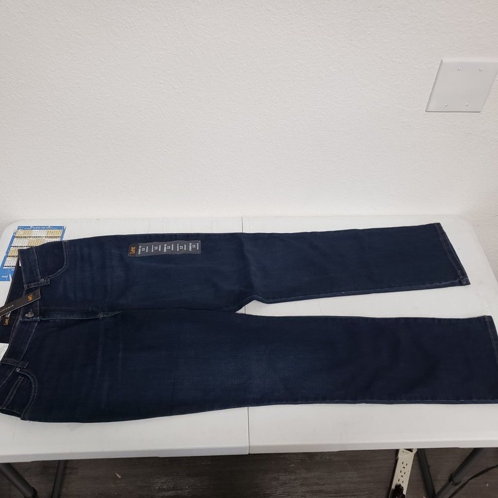 Lee Women's Relaxed Fit Straight Leg Verona 12 - Picture 4 of 7